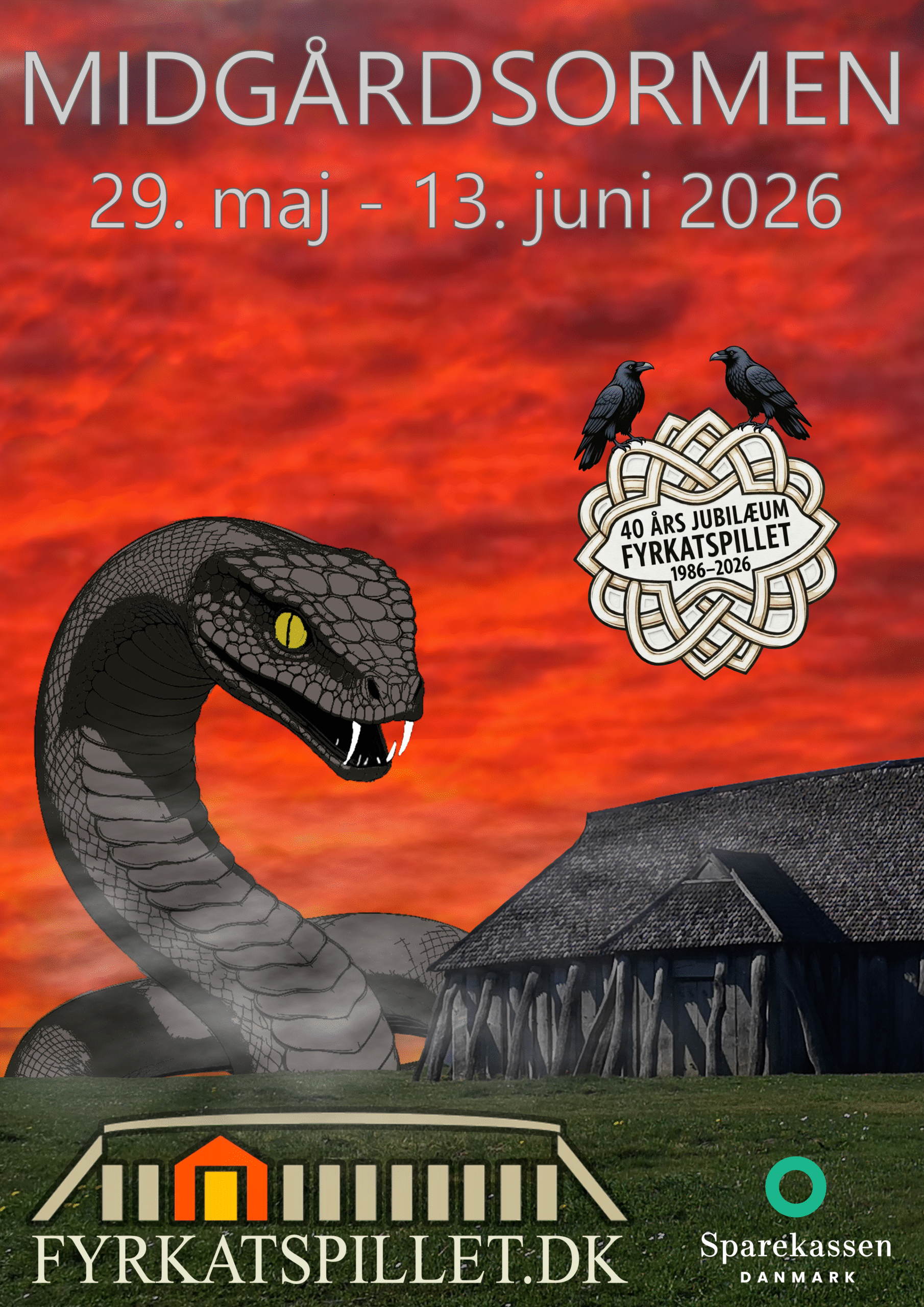 Illustreret teaterplakat for Fyrkatspillet 2026: Midgårdsormen. En enorm slange snor sig truende omkring Fyrkat og langhuset, mens nordiske guder står samlet i dramatisk oplysning. Stemningen er mørk og mytisk og varsler Ragnarok og gudernes skæbnekamp.